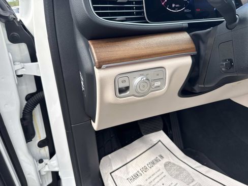 Used 2024 Mercedes-Benz GLE 350 4MATIC image 29