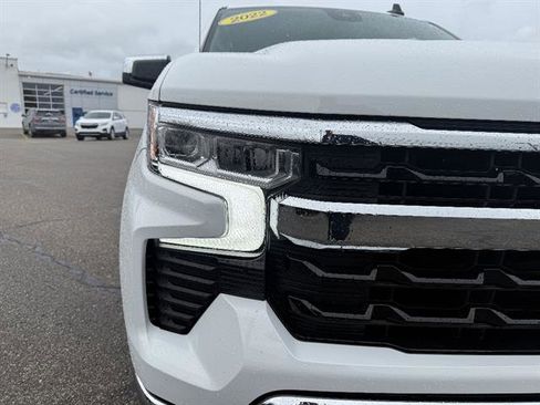 Used 2022 Chevrolet Silverado 1500 LT AWD/4WD image 8