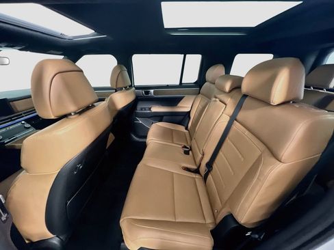 Certified 2025 Hyundai Santa Fe Limited AWD/4WD image 26