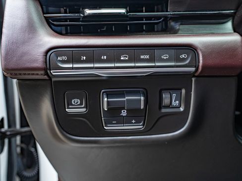 Used 2023 Cadillac Escalade ESV Premium Luxury Platinum AWD/4WD image 19