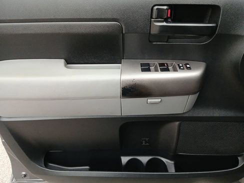 Used 2011 Toyota Tundra 2WD CrewMax w/ SR5 Pkg image 23