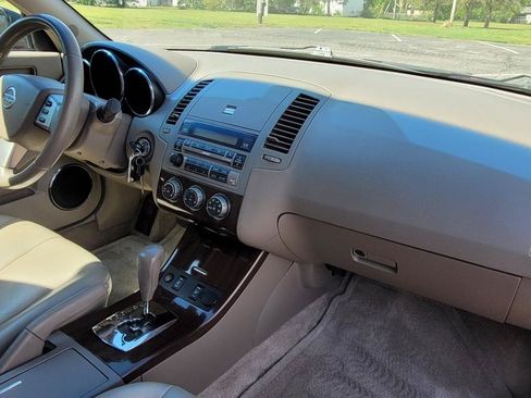 Used 2005 Nissan Altima 3.5 SL FWD image 22