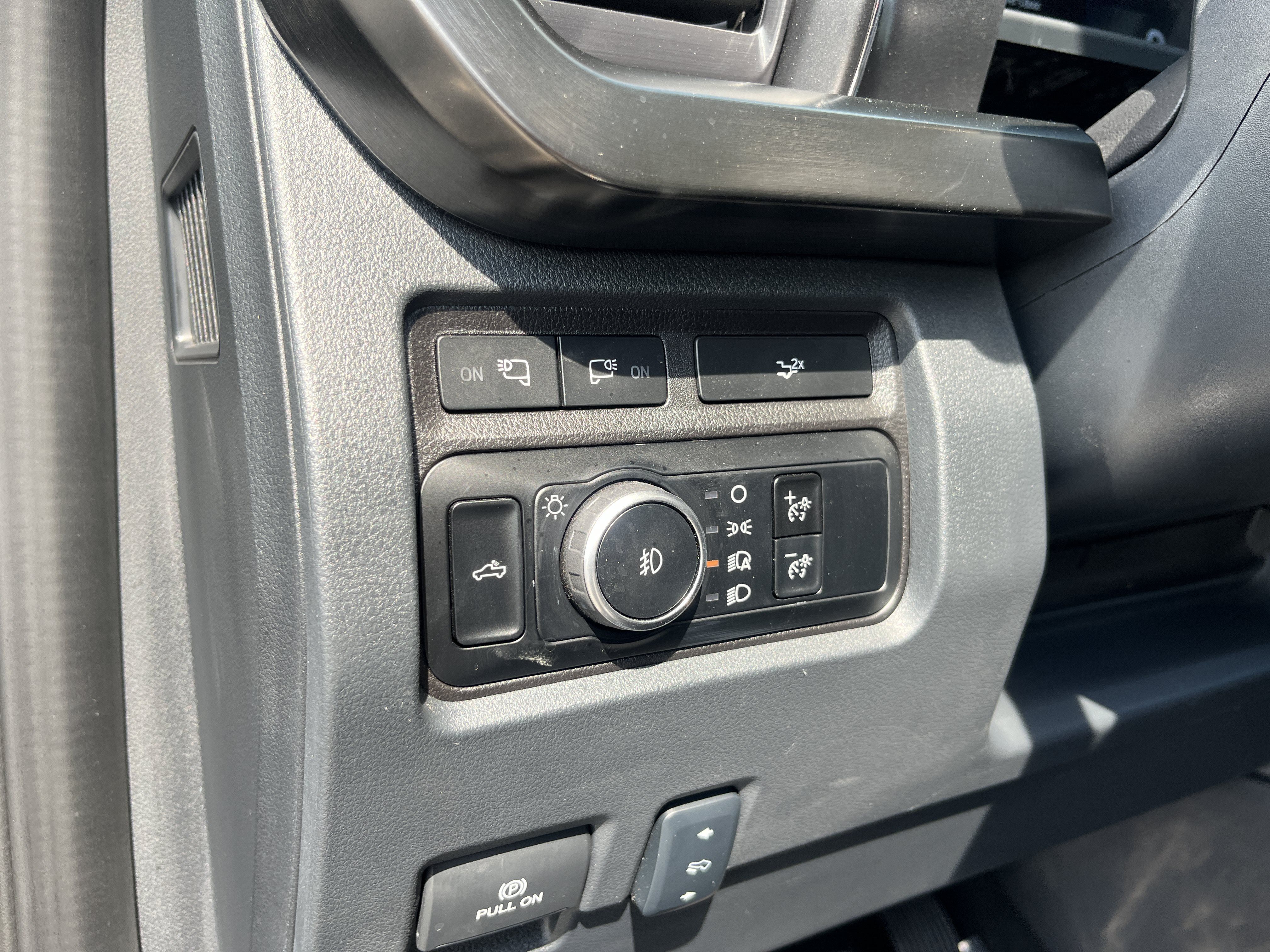 Used 2024 Ford F250 Lariat w/ Lariat Ultimate Package AWD/4WD image 18