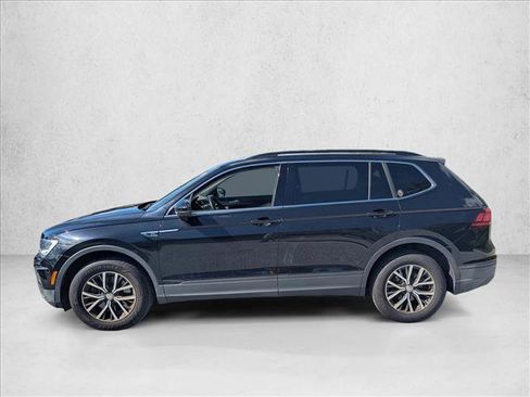Used 2019 Volkswagen Tiguan SE w/ Panoramic Sunroof Package image 3