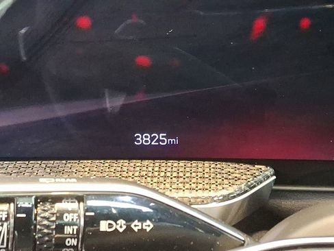 Used 2025 Cadillac Escalade V image 28