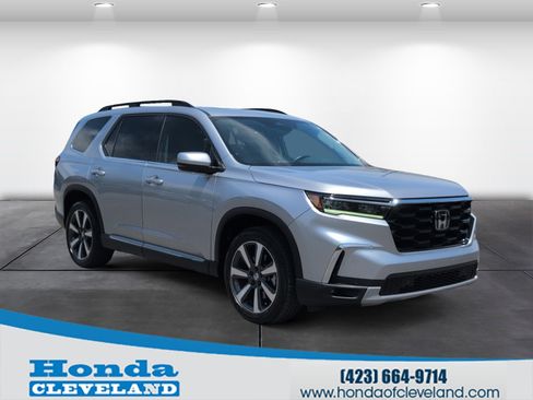 Certified 2025 Honda Pilot Touring image 1