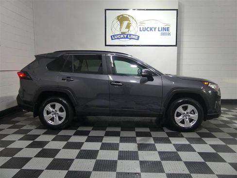 Used 2021 Toyota RAV4 XLE AWD/4WD image 6