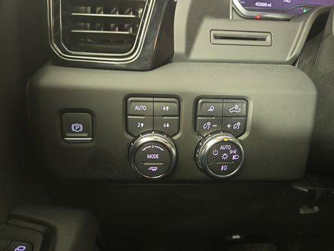 Certified 2024 GMC Sierra 2500 AT4 image 29
