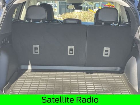 Used 2022 Ford Escape Titanium image 7