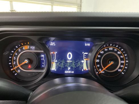 Used 2024 Jeep Wrangler Rubicon image 28