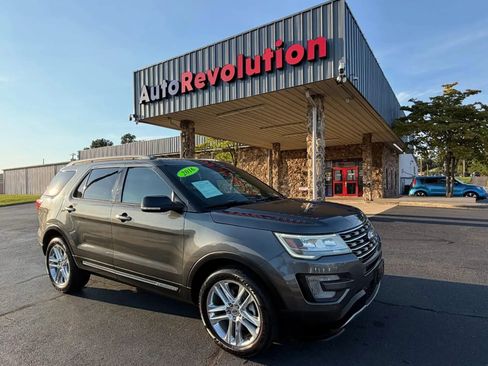 Used 2016 Ford Explorer XLT w/ Equipment Group 202A AWD/4WD image 1
