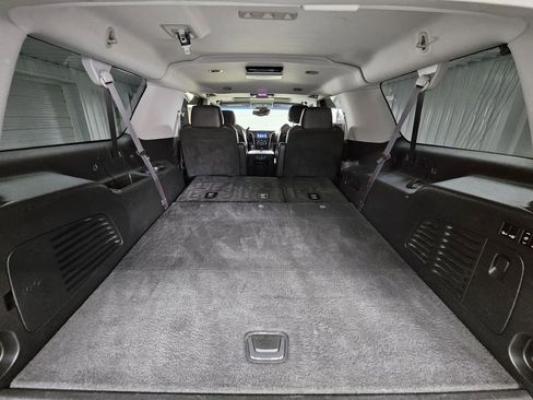 Used 2015 Cadillac Escalade ESV Luxury image 36