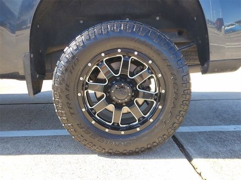 Used 2021 Chevrolet Silverado 1500 LT Trail Boss w/ Convenience Package II image 8