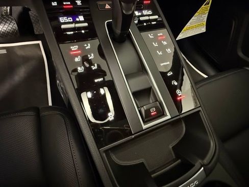 New 2025 Porsche Macan image 36