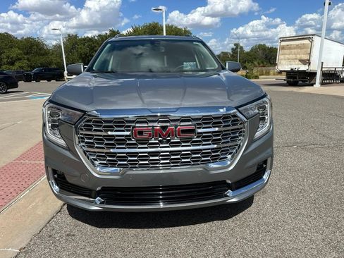 Used 2024 GMC Terrain Denali w/ Denali Premium Package AWD/4WD image 2