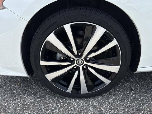 Certified 2022 Nissan Altima 2.5 SR image 13