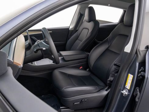 Used 2023 Tesla Model Y Long Range image 16