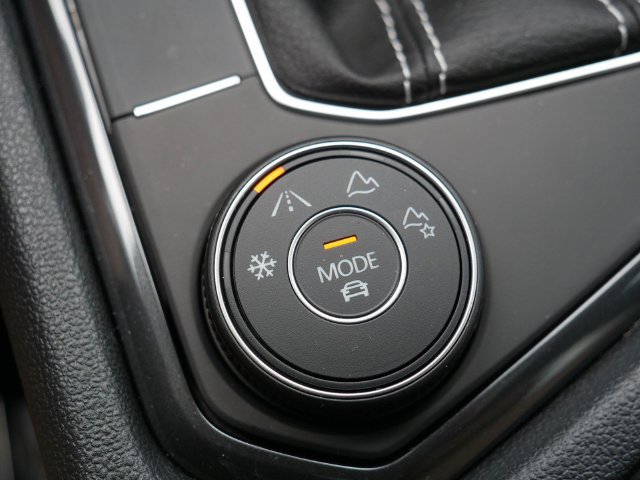 Certified 2024 Volkswagen Tiguan SE R-Line AWD/4WD image 31