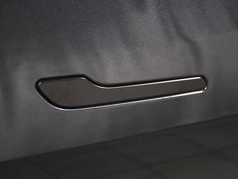 Used 2025 Tesla Model Y Long Range image 21