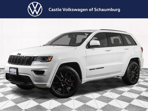 Used 2020 Jeep Grand Cherokee Altitude image 1