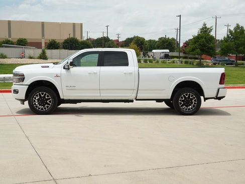 Used 2026 RAM 2500 Limited AWD/4WD image 2