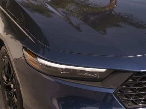 Certified 2025 Honda Accord SE image 4