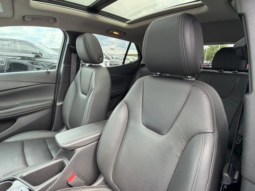 Certified 2023 Buick Encore GX Essence w/ Experience Buick Package FWD image 26