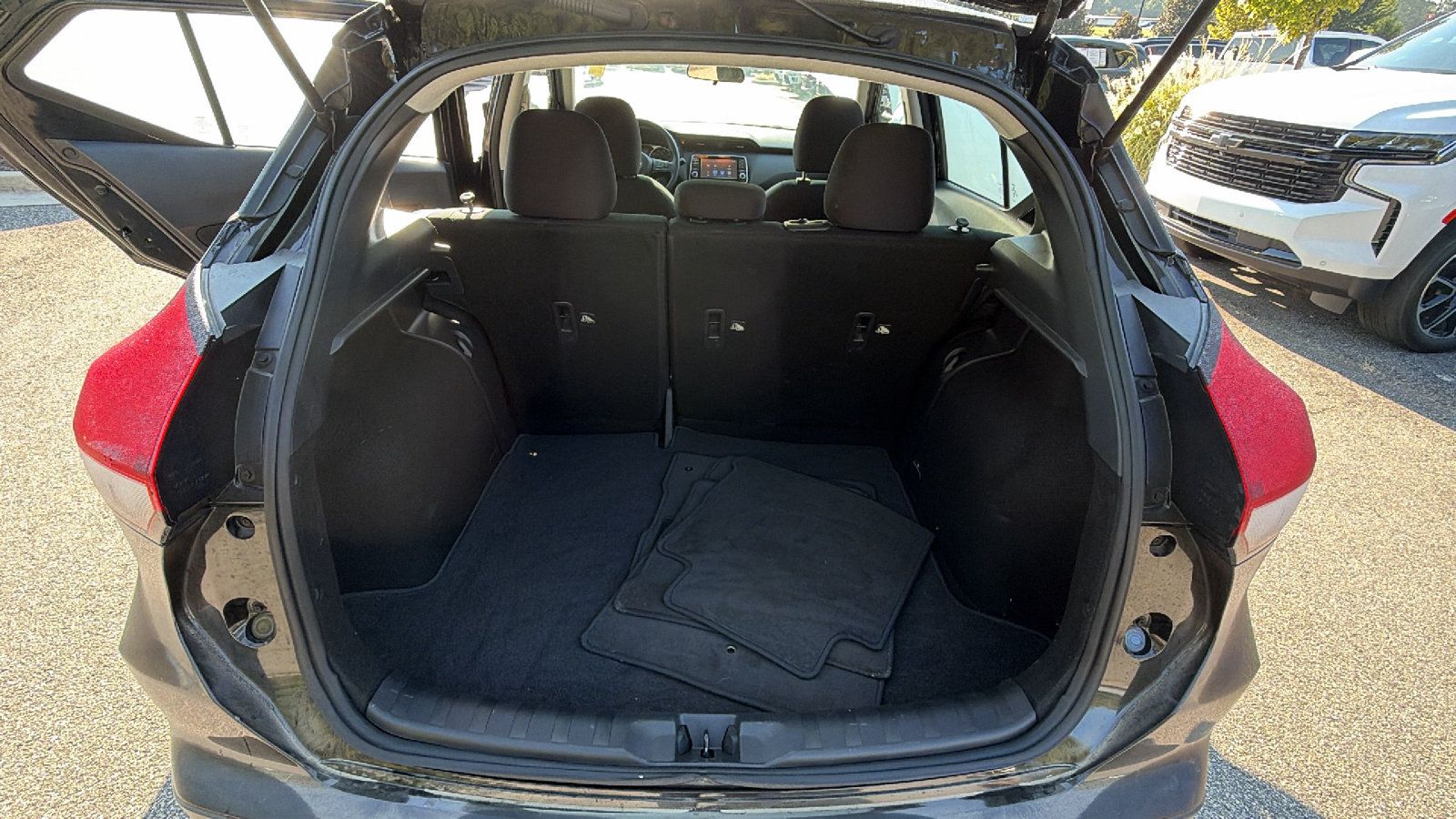 Used 2025 Nissan Kicks Play S FWD image 13