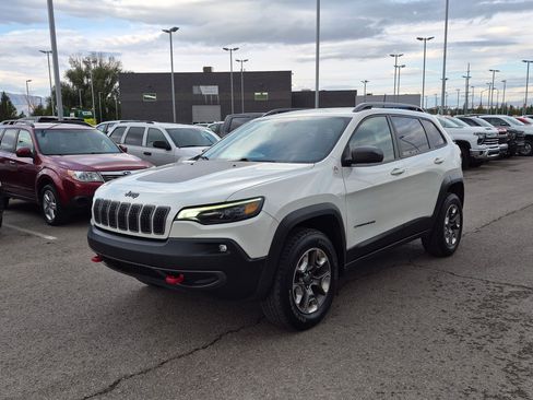 Used 2019 Jeep Cherokee Trailhawk AWD/4WD image 8