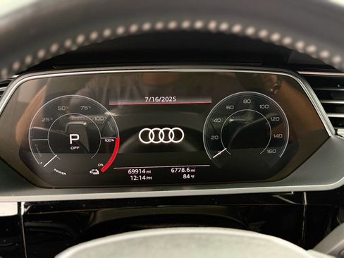 Used 2019 Audi e-tron Premium Plus image 13