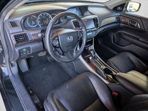 Used 2016 Honda Accord Touring image 10