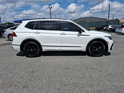 Used 2022 Volkswagen Tiguan SE R-Line AWD/4WD image 7