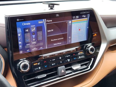 Used 2022 Toyota Highlander Platinum image 15