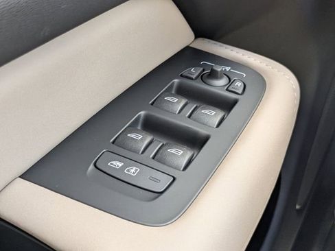 New 2026 Volvo XC60 B5 Plus w/ Protection Package Premier image 26