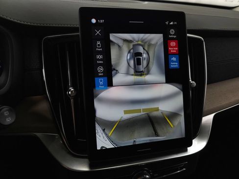 Certified 2026 Volvo XC90 B6 Plus AWD/4WD image 29