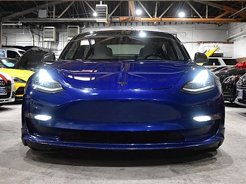 Used 2020 Tesla Model 3 Performance image 2