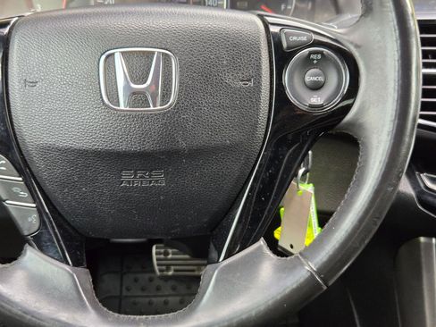 Used 2017 Honda Accord Sport image 19