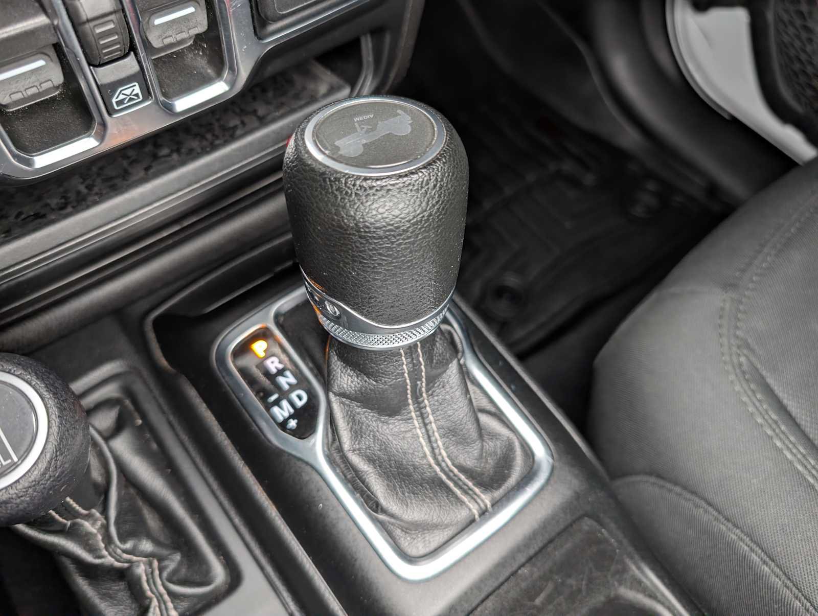 Used 2022 Jeep Wrangler Unlimited Sahara AWD/4WD image 29