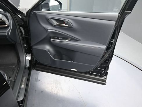 Certified 2025 Toyota Crown Signia AWD/4WD image 13