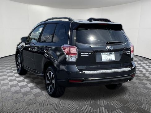 Used 2017 Subaru Forester 2.5i Premium AWD/4WD image 4
