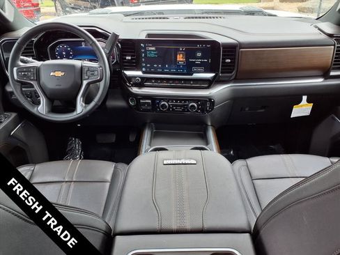 Used 2024 Chevrolet Silverado 2500 High Country w/ High Country Premium Package image 9