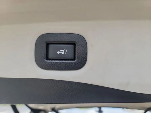 Used 2019 Nissan Rogue SV AWD/4WD image 28