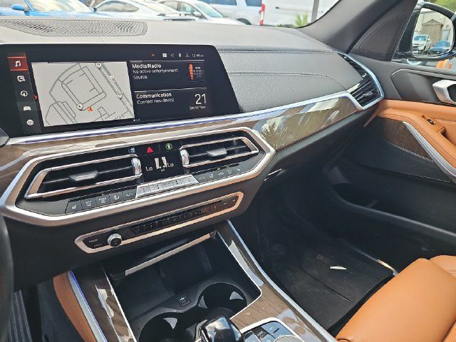 Used 2022 BMW X5 xDrive40i AWD/4WD image 23