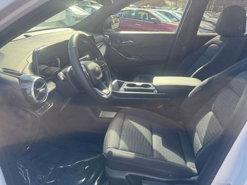 Used 2025 Chevrolet Equinox LT image 21