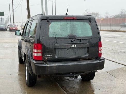 Used 2012 Jeep Liberty Sport image 9