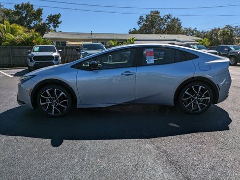 New 2026 Toyota Prius Plug-In Hybrid FWD image 7