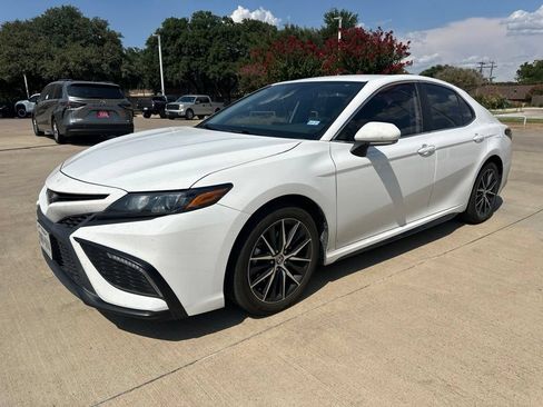 Used 2022 Toyota Camry SE w/ Convenience Package FWD image 1