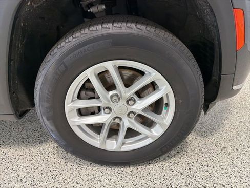 Used 2022 Jeep Grand Cherokee L Laredo w/ Luxury Tech Group I image 34