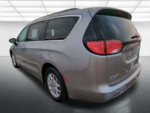 Used 2021 Chrysler Voyager Lxi image 4