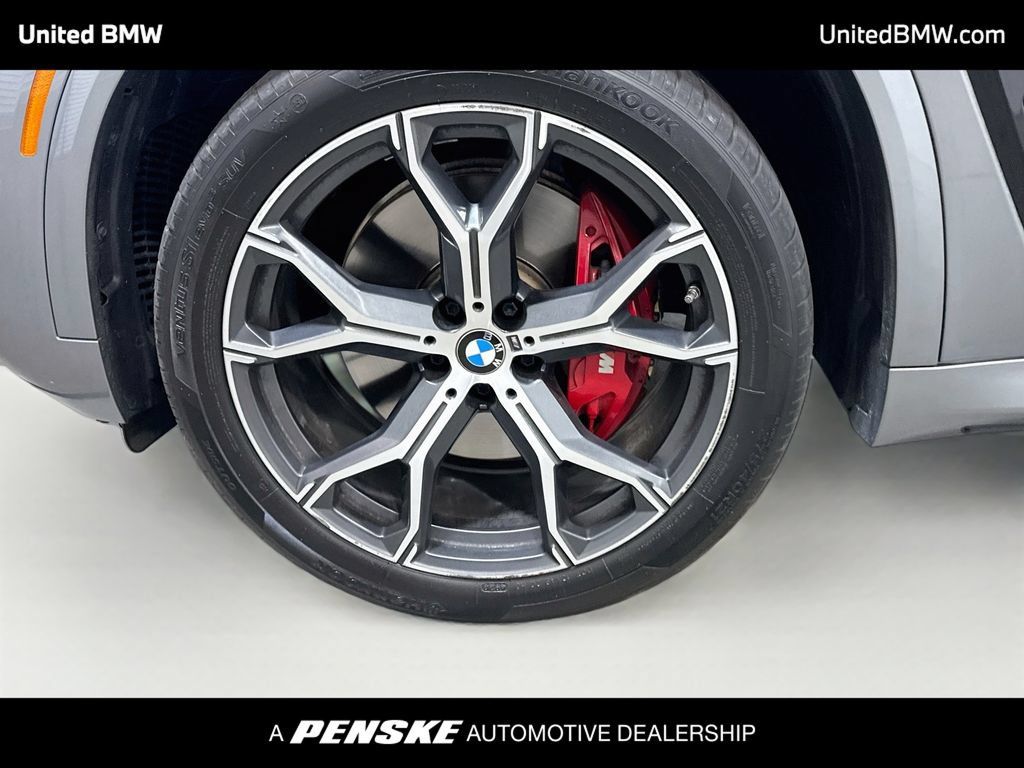 Used 2025 BMW X5 xDrive40i w/ M Sport Package AWD/4WD image 9